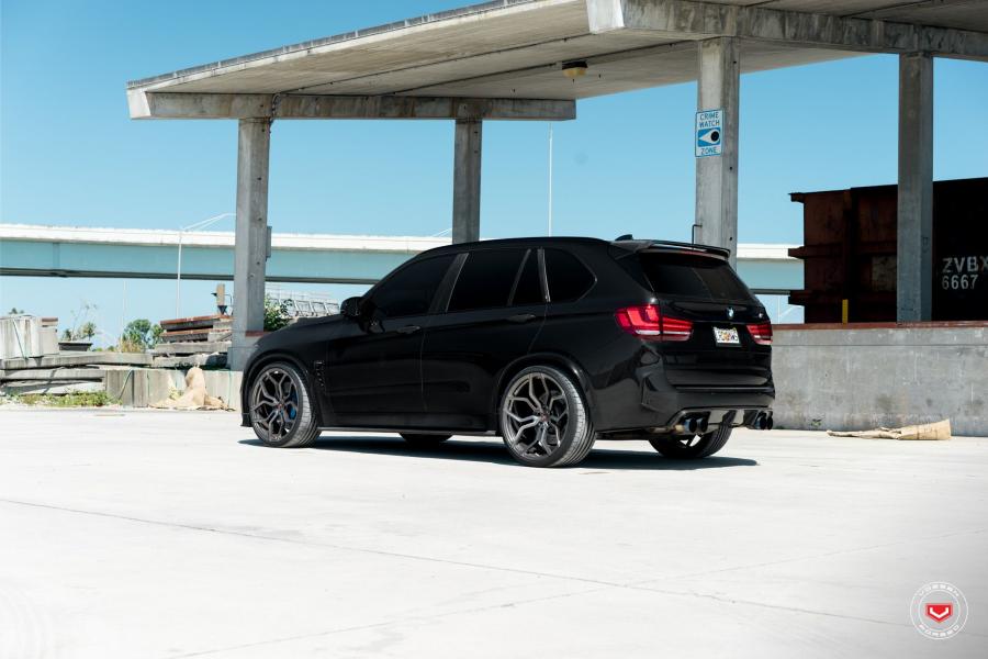  BMW X5 M on Vossen Wheels (HC-3) 2018 года  (фото 6 из 41)